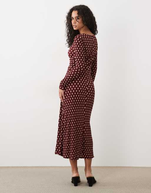 Mango plisse v neck long sleeve midi dress in maroon polka dot print , 4 of 4