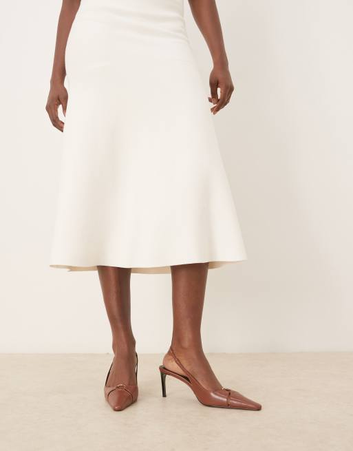 Mango – Pumps in Braun mit Fersenriemen und goldfarbenem Ring-Detail, 3 von 4