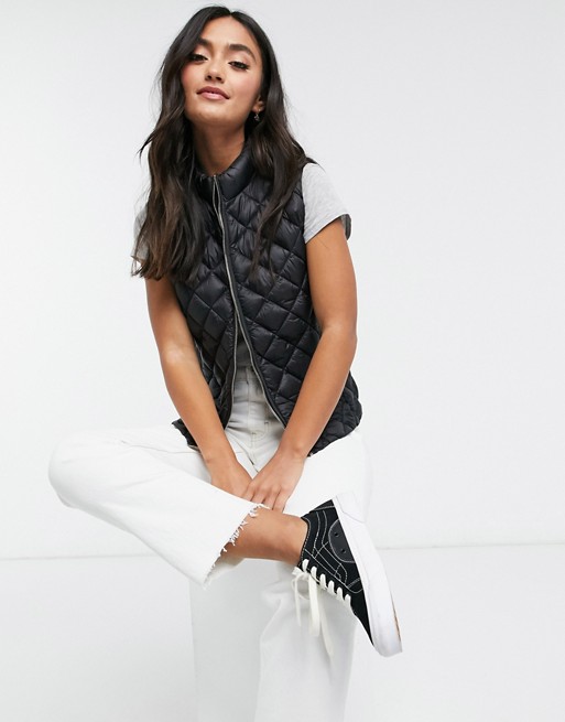 Mango quilted gilet in black