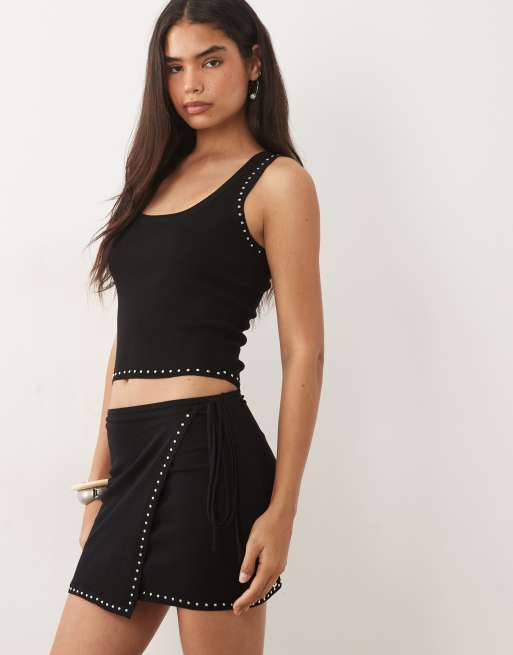 Mango – Regaliz – Czarny zestaw z ćwiekami: top z dekoltem w kształcie litery U oraz spódnica mini, 2 z 3