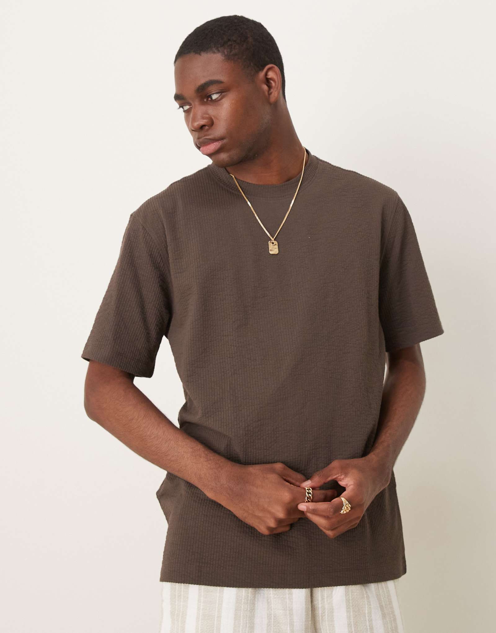 Коричневая футболка Mango regular fit из прозрачной ткани в полоску