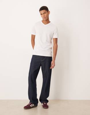Mango Relaxed Fit V-neck T-shirt In White