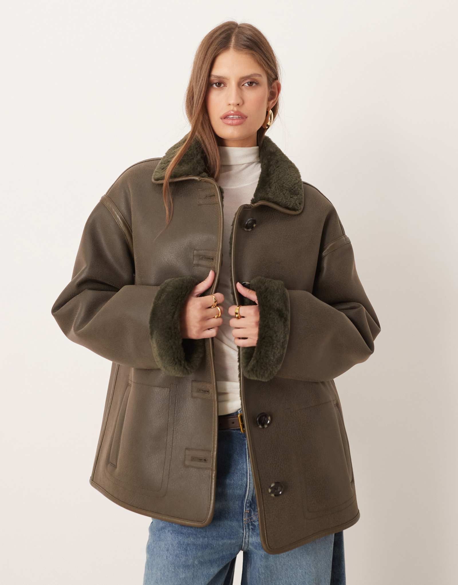 Двусторонняя куртка borg от Mango цвета хаки