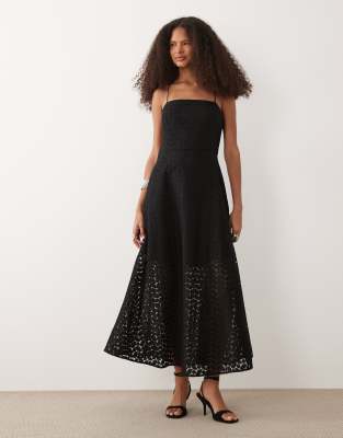 Mango - Robe caraco longue à broderies - Noir