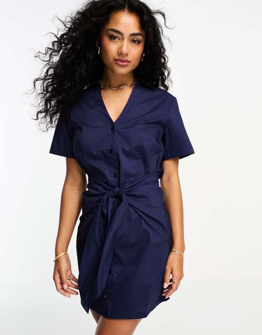 Mango Robe chemise cintree nouee a la taille avec manches courtes Bleu marine ASOS