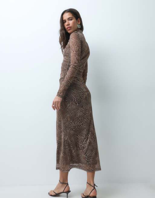 Mango robe longue en tulle à col montant et manches longues imprimé léopard, 4 de 5