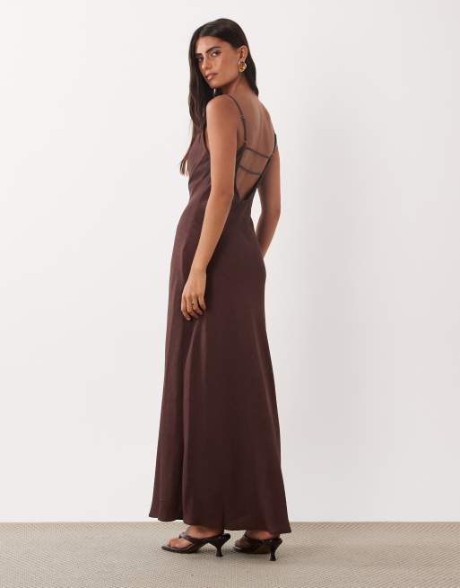 Mango robe midi en satin à col bénitier et bretelles marron, 4 de 4