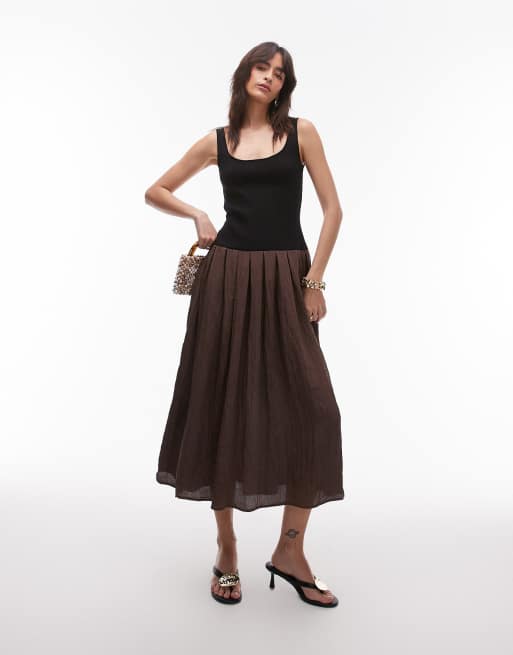 Mango - Robe plissée bicolore avec taille basse - Marron foncé