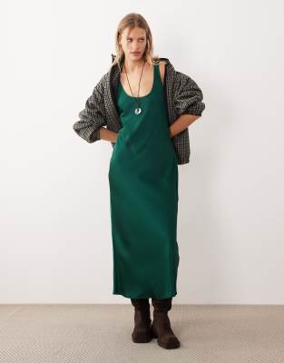 Mango - Robe satinée mi-longue à encolure dégagée - Vert forêt