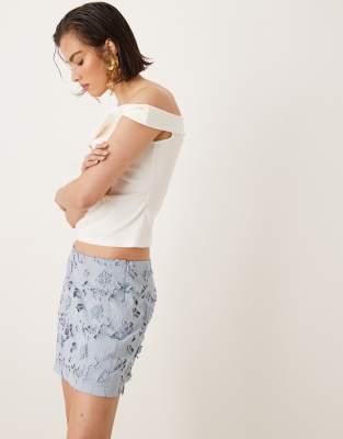 Mango - Rock aus floralem Häkelstoff in Blau