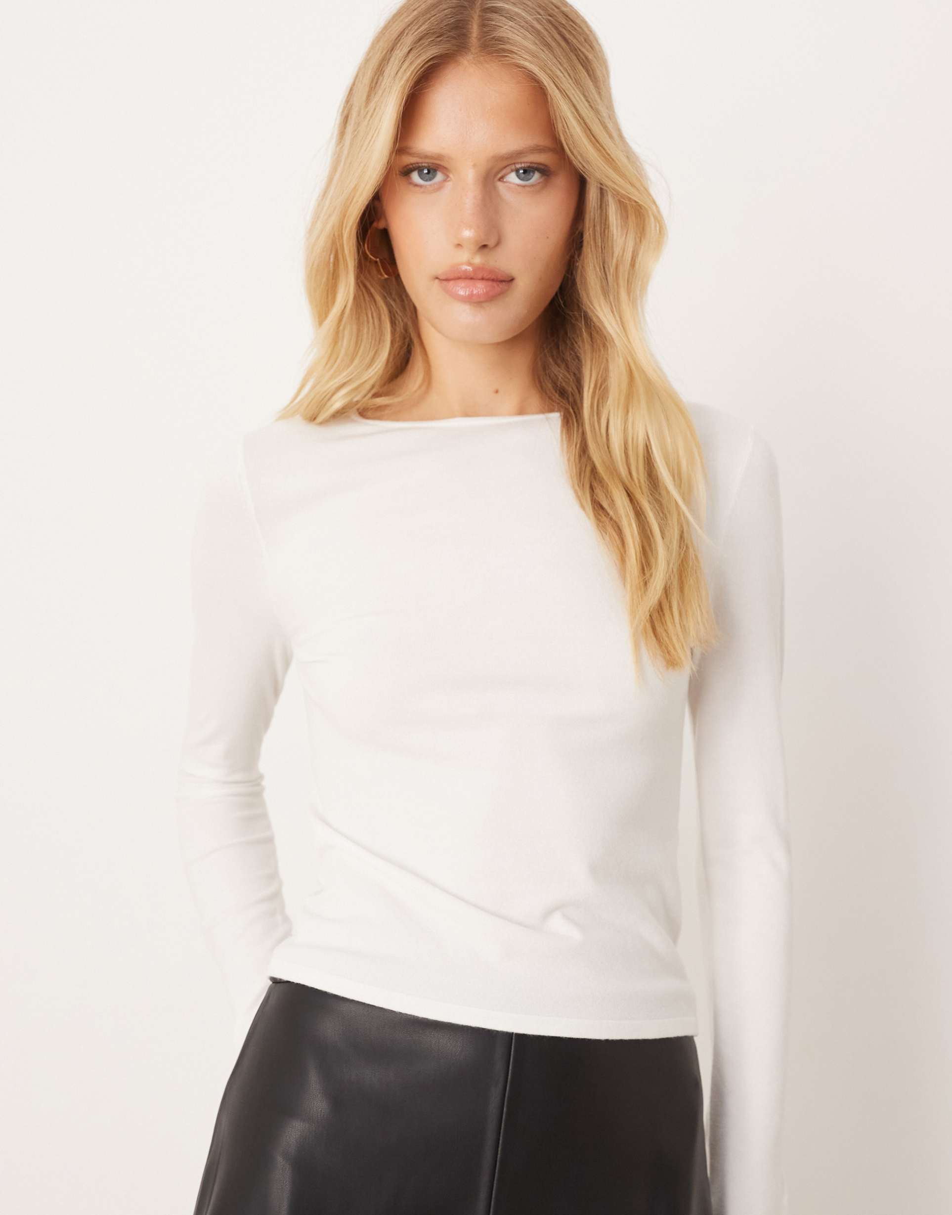 mango round neck fine knit sweater in white