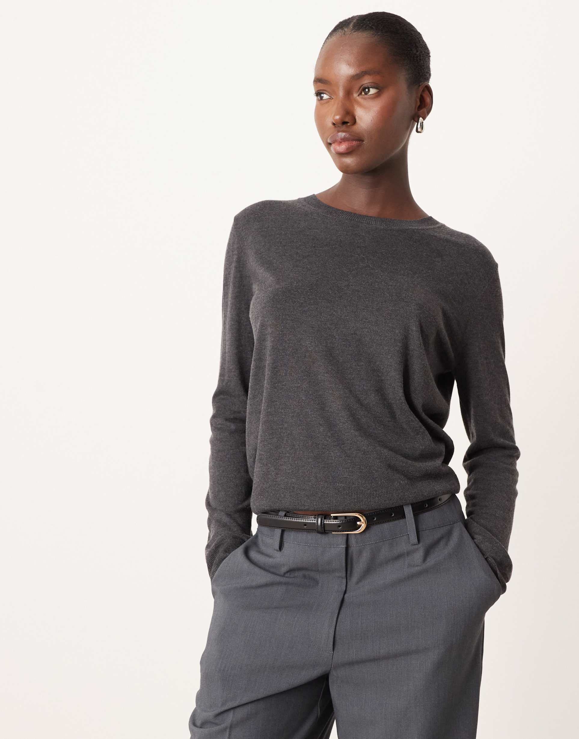 mango round neck fine knit top in charcoal