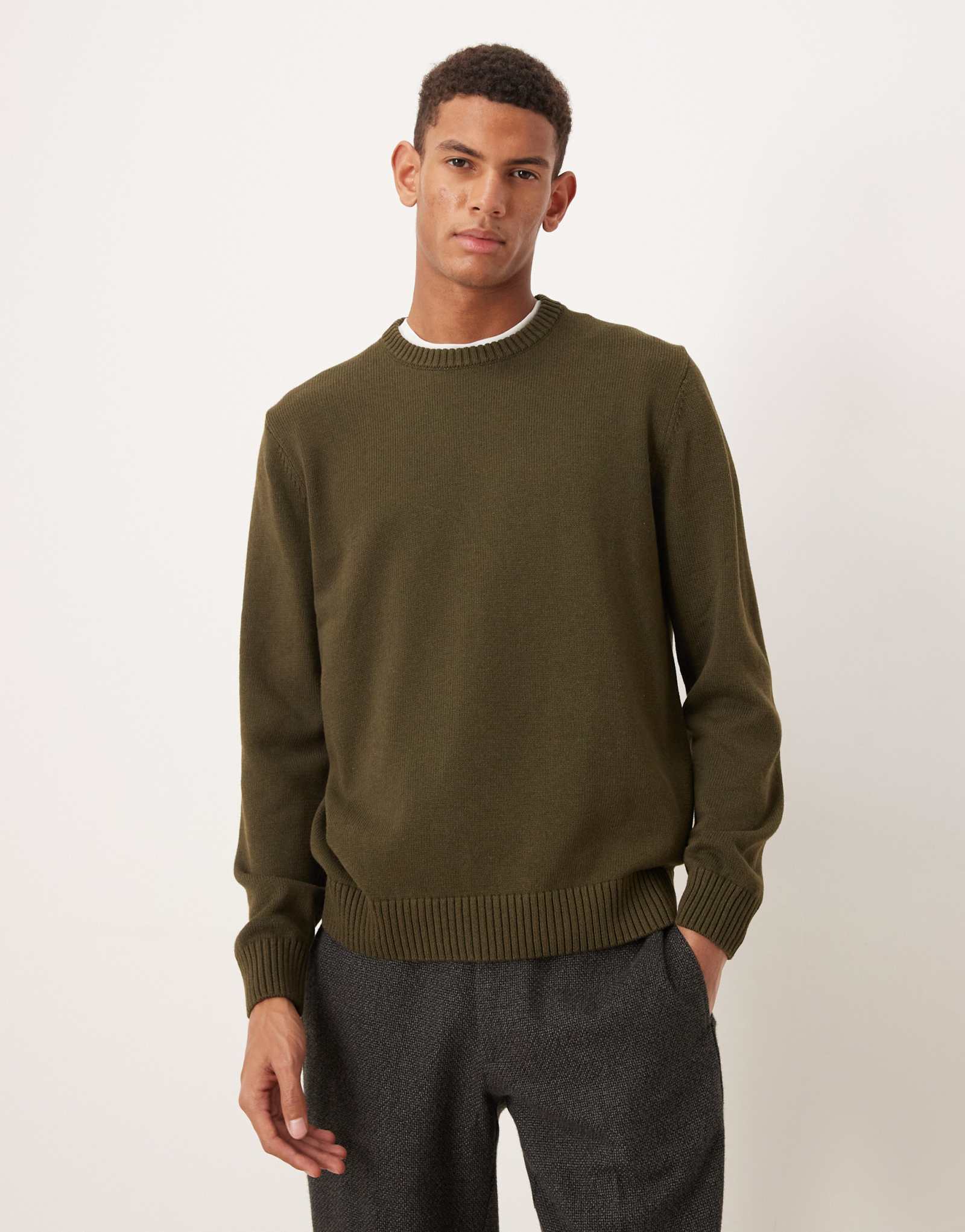 Вязаный свитер Mango с круглым вырезом темно-зеленого цвета