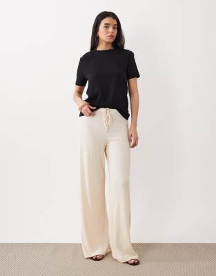 Mango Round Neck T-shirt In Black