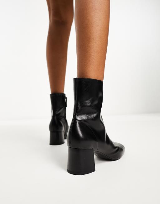 Round toe best sale leather ankle boots