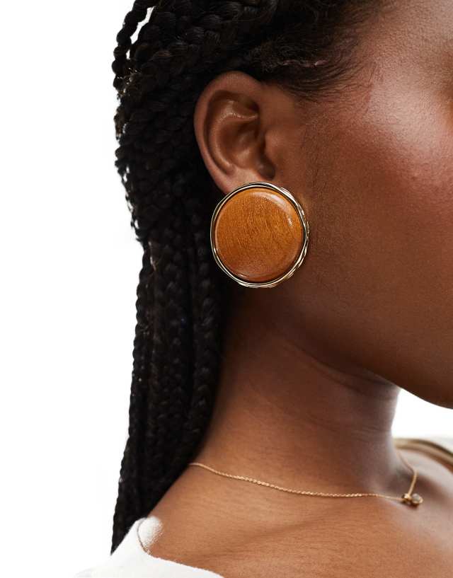 Mango - round wooden earrings in gold