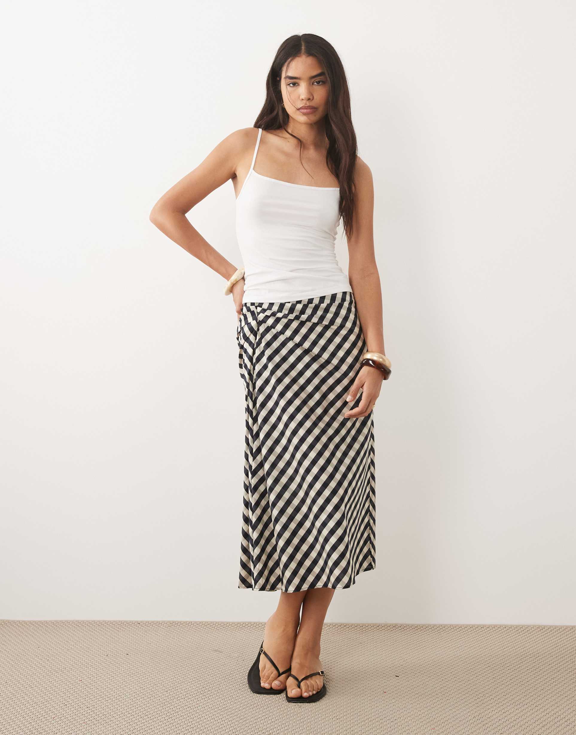 mango ruched side midi skirt in navy check print
