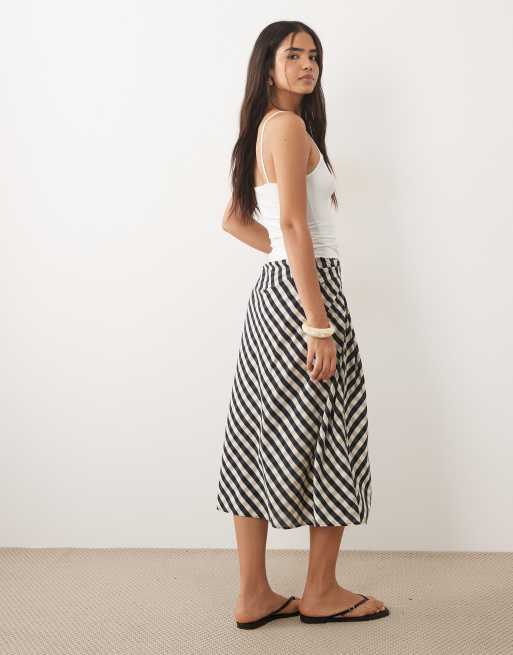 Mango ruched side midi skirt in navy check print, 3 of 5
