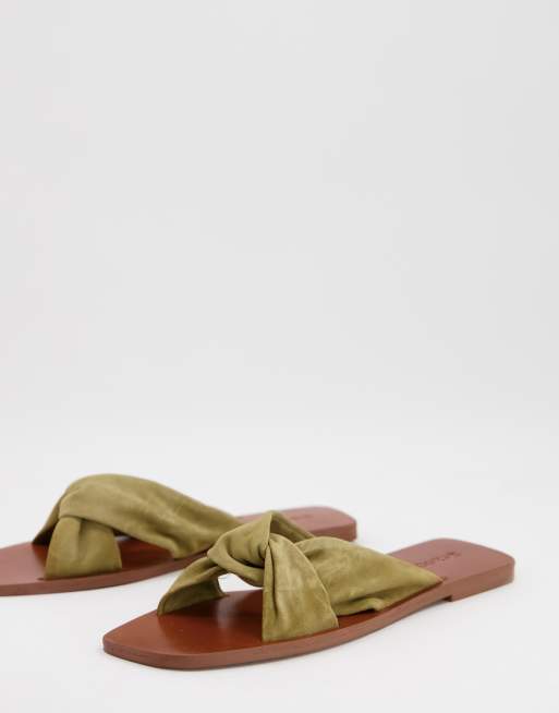 Mango - Sandalen met gekruiste, suède banden in kaki