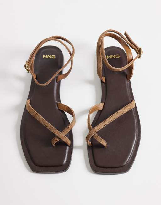 Mango - Sandali bassi in 100% pelle scamosciata marrone con fascette sottili, 2 di 4