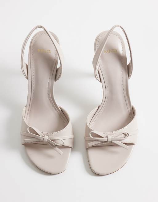 Mango - Sandali con tacco e cinturino posteriore in pelle sintetica beige con fiocco, 2 di 4