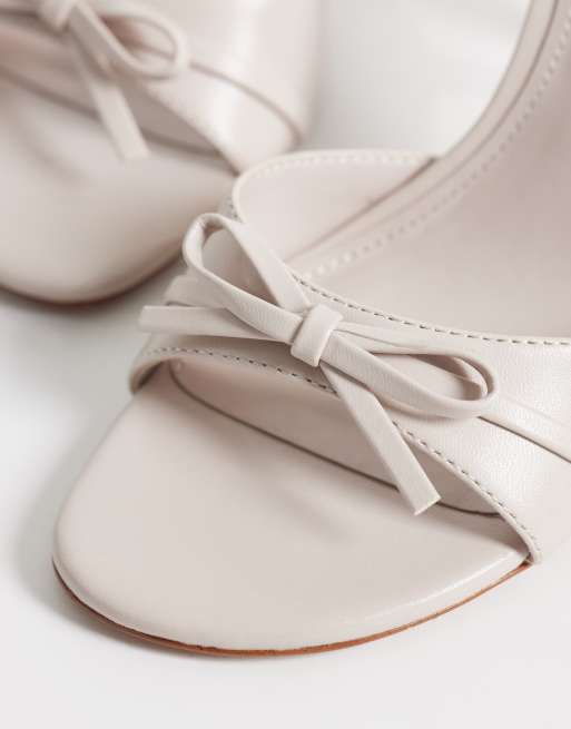 Mango - Sandali con tacco e cinturino posteriore in pelle sintetica beige con fiocco, 4 di 4