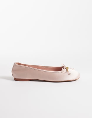 Mango - Satin-Ballerinas in Babyrosa mit Anhänger in Schlüsselform