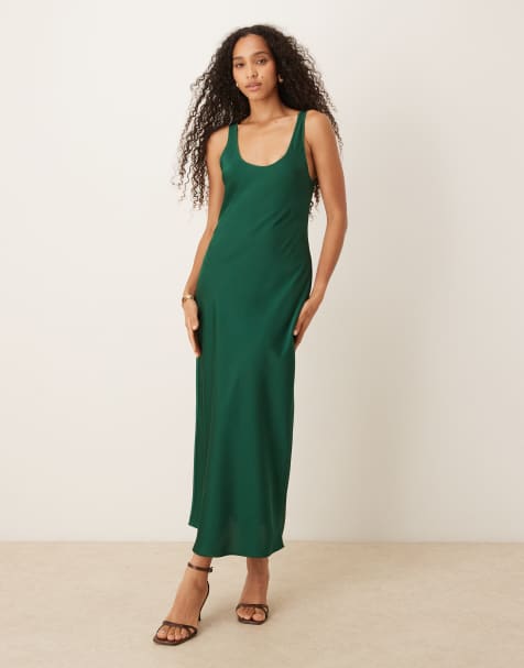 Mango – Satin-Midikleid in Tannengrün mit U-Ausschnitt - view 1