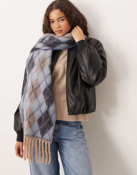 Mango scarf with tassles in blue argyle