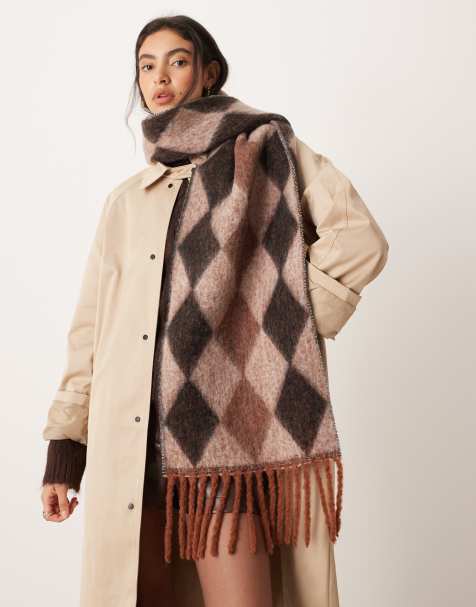 Mango scarf with tassles in brown argyle - view 1