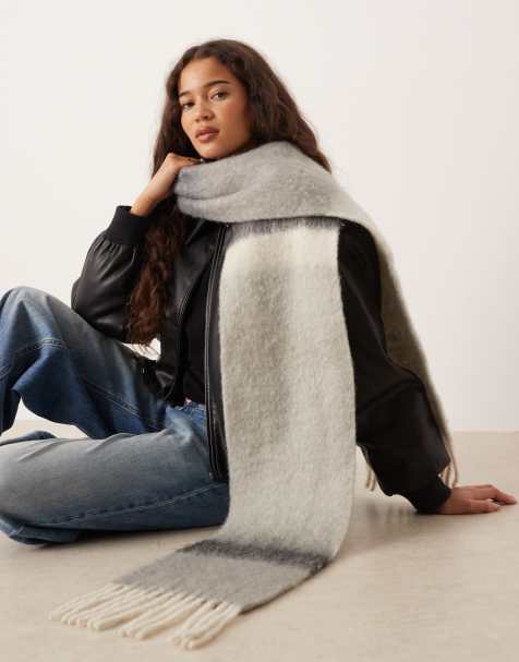 Mango scarf with tassles in grey stripe - view 1