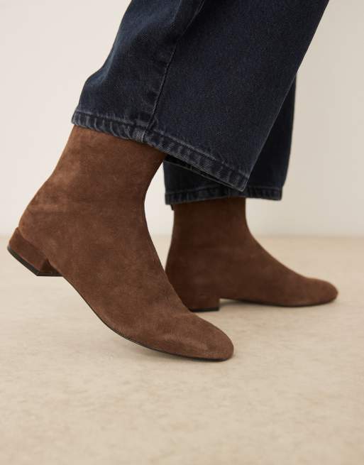 Mango – Schmale Stiefeletten aus Wildleder in Braun ASOS