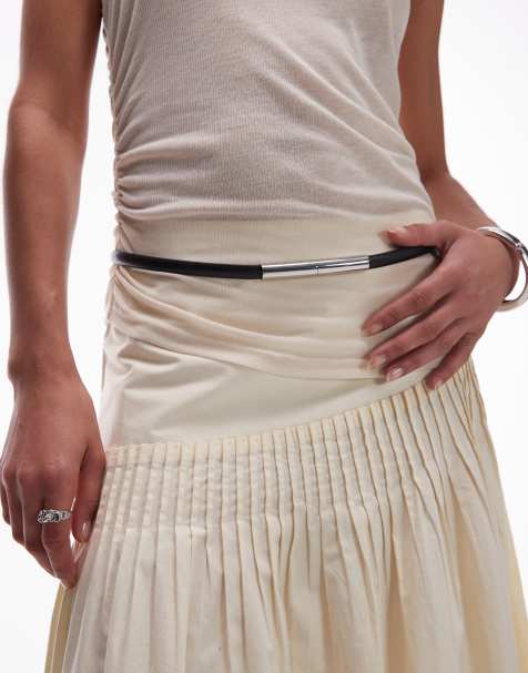 Mango – Schmaler Ledergürtel in Schwarz mit Metalldetail und verstellbarem Verschluss - view 1