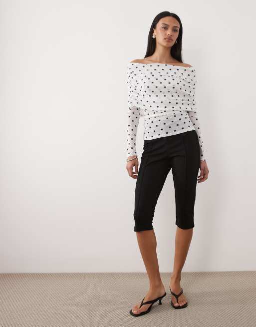 Mango – Schulterfreies, langärmliges Oberteil in Weiß mit schwarzen Polka Dots, 2 von 4