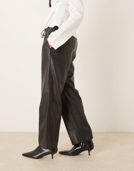Mango – Schwarze Hose aus Kunstleder mit Taillenschnürung, 2 von 5