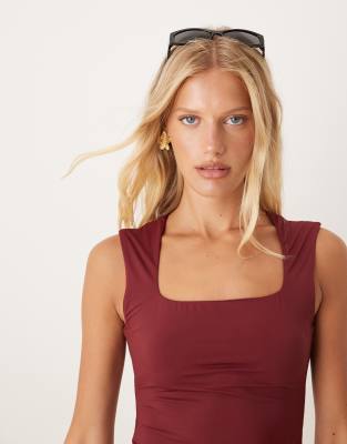 mango sculpt square neck top in burgundy