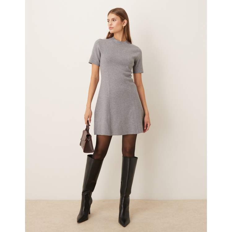 209475418-1-grey?$n_750w$&wid=