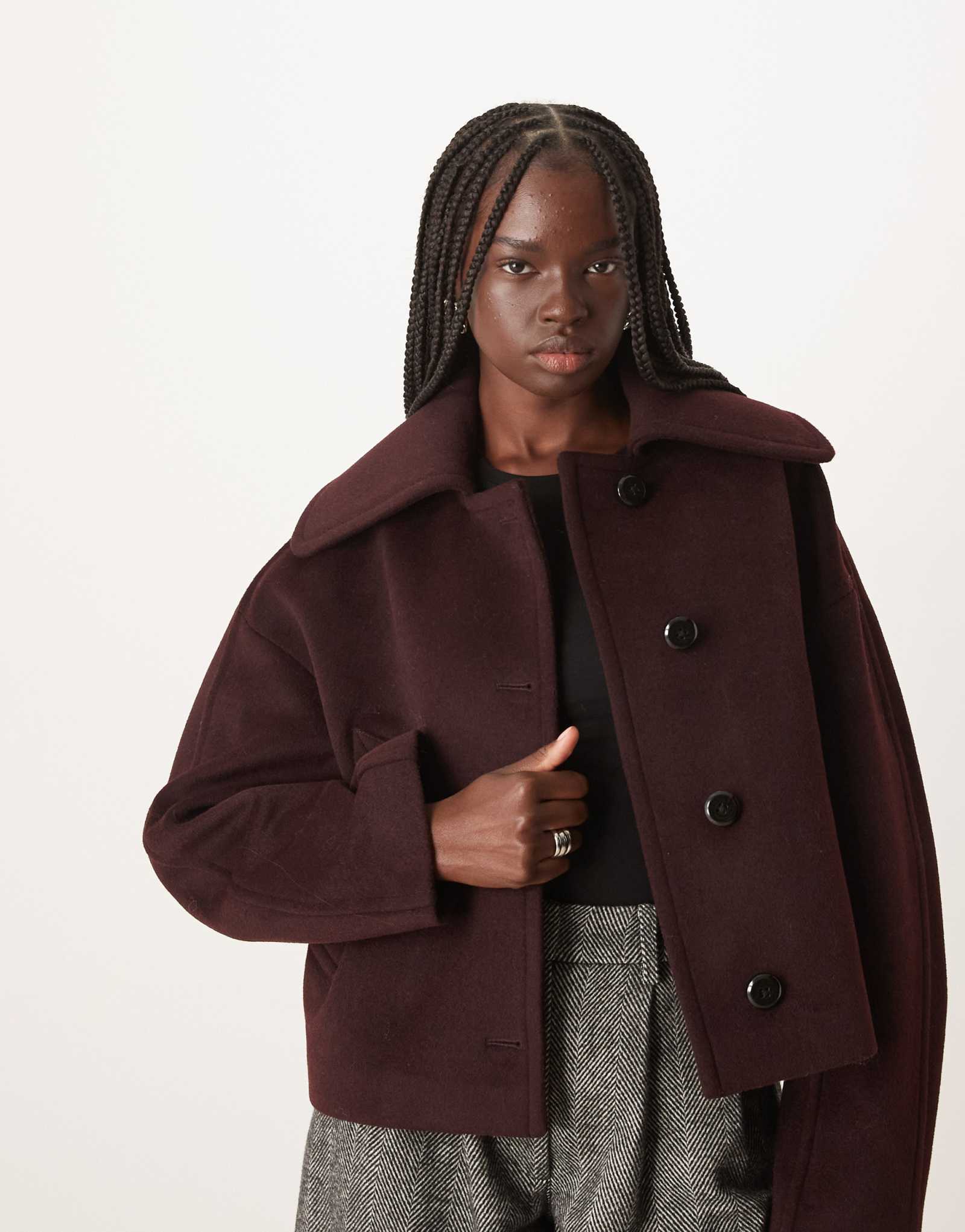 Короткий жакет Mango бордового цвета, сшитый на заказ