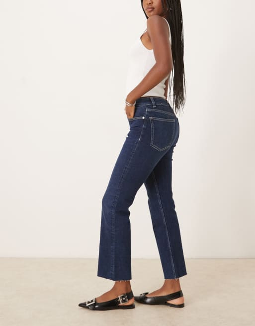 Mango – Sienna – Indigoblå, utsvängda jeans med råskuren fåll, 3 av 5