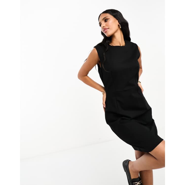 Black sleeveless fitted clearance dress