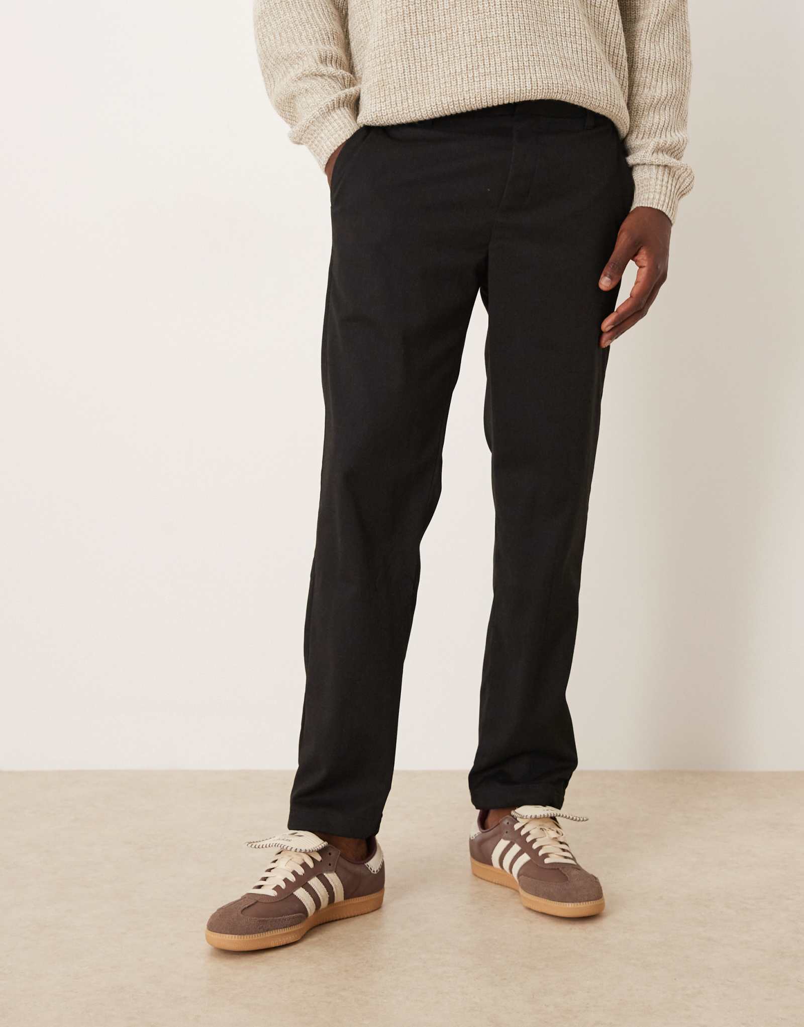 Спортивные брюки Mango slim fit цвета древесного угля