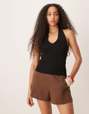Mango - Slim Fit Trägertop aus Feinstrick in Schwarz mit V-Ausschnitt