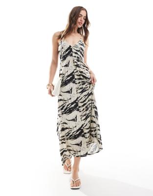 snake print cami maxi dress in gray