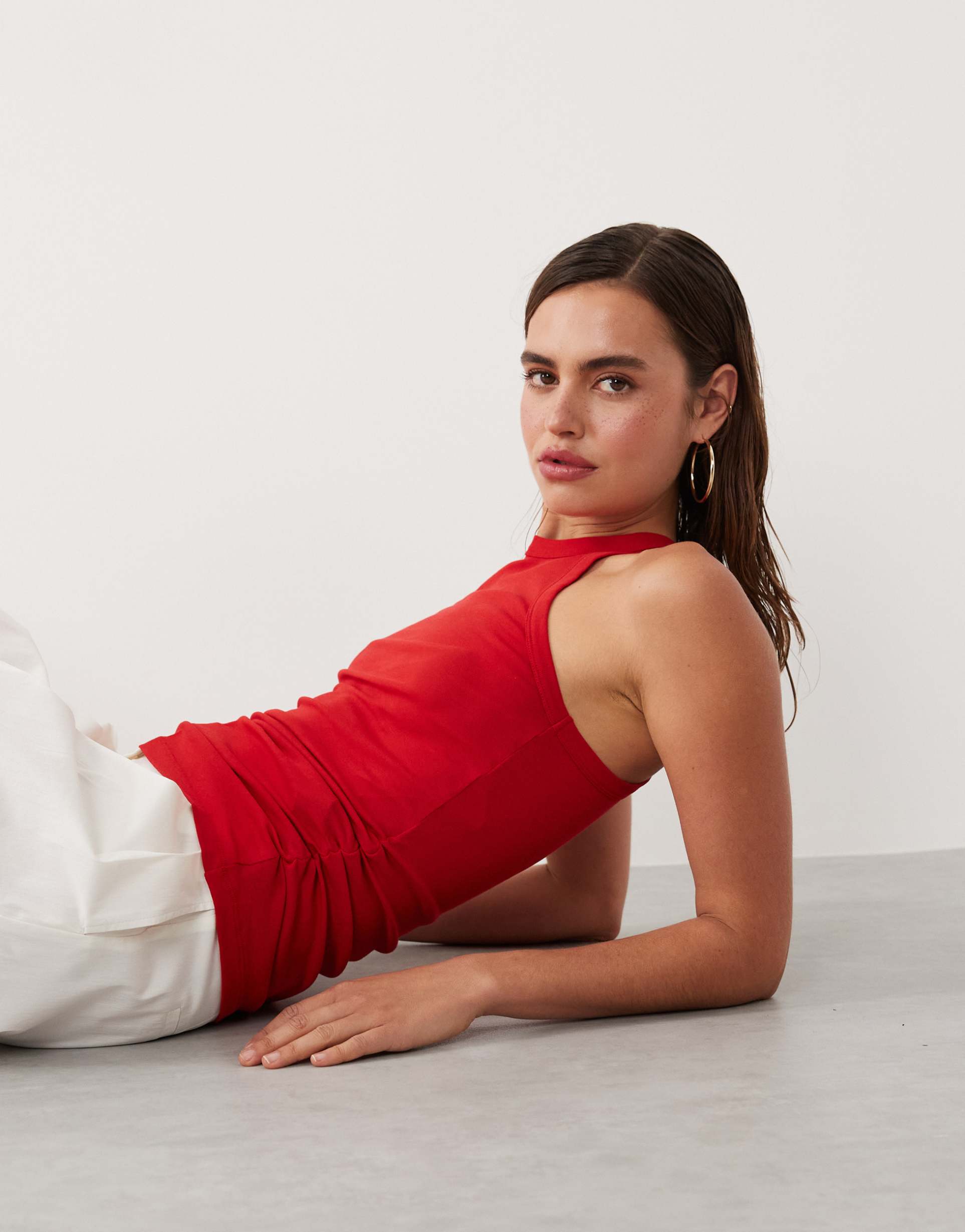 mango starring hailey bieber 100% cotton racer tank top in red