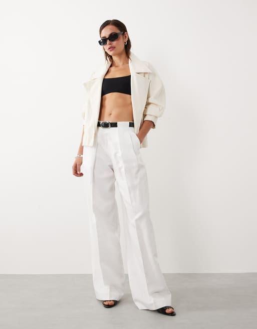 Mango - Starring Hailey Bieber - Cropped trenchcoat in crème, 2 van 4
