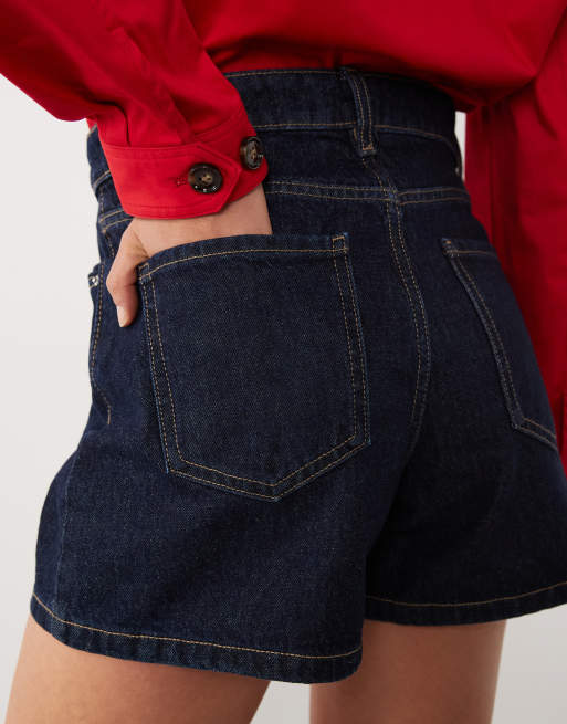 Mango starring Hailey Bieber denim shorts in indigo, 3 of 5