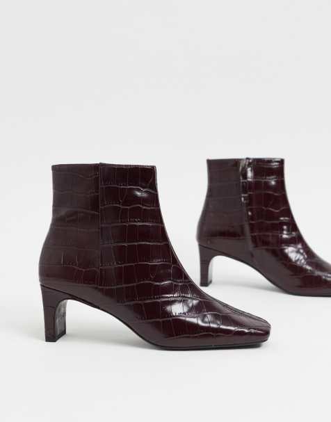 Mango – Stiefel mit mittelhohem Absatz in burgunder Krokodillederoptik