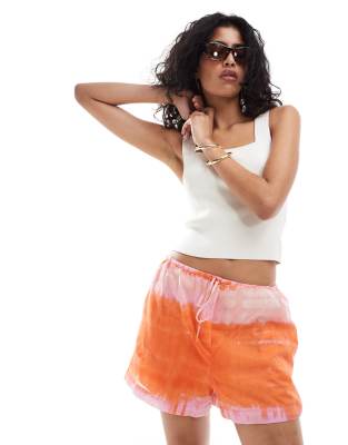 Mango - Strandshorts mit verwaschenem Print in Rosa und Orange