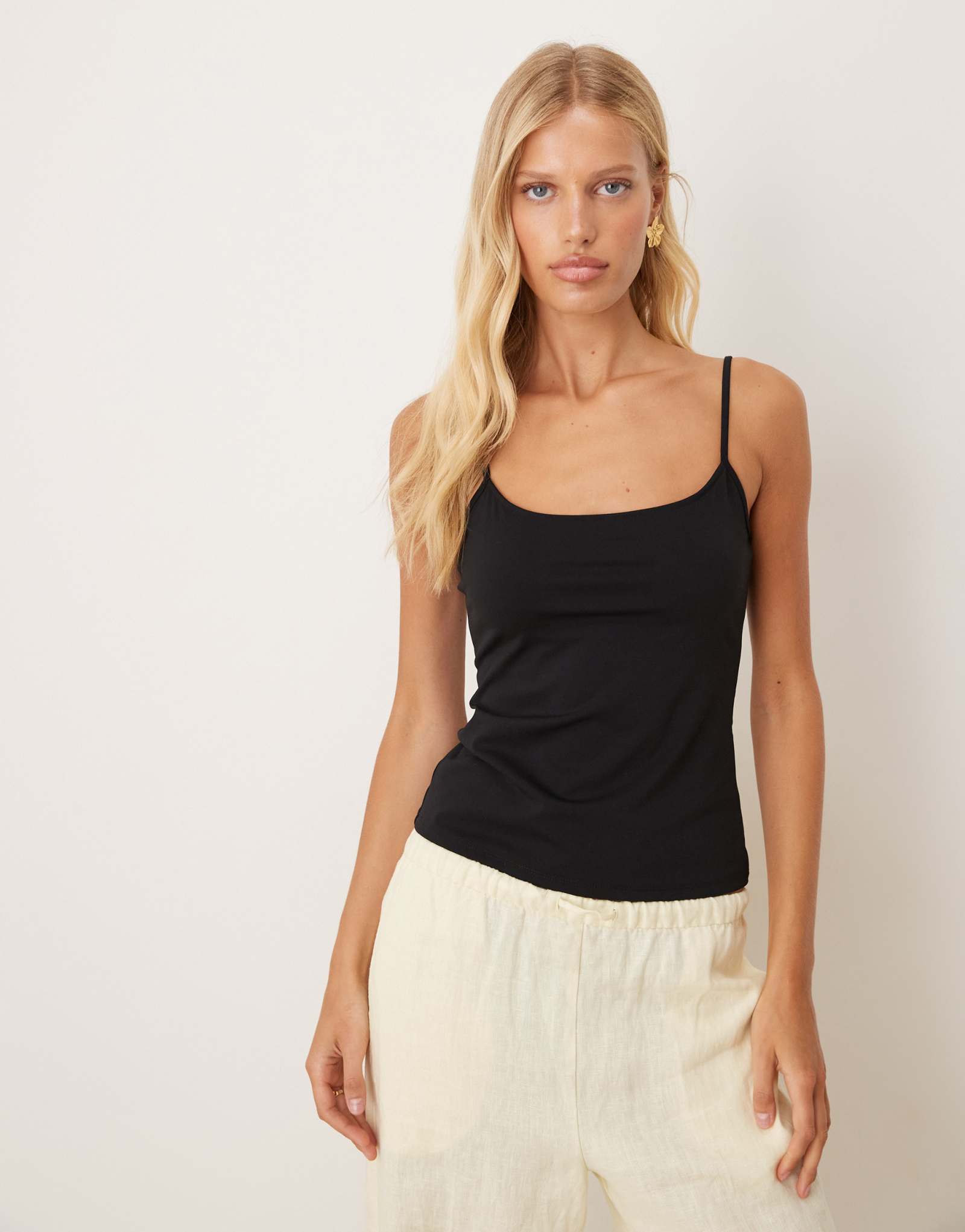 Топ на бретельках Mango cami черного цвета