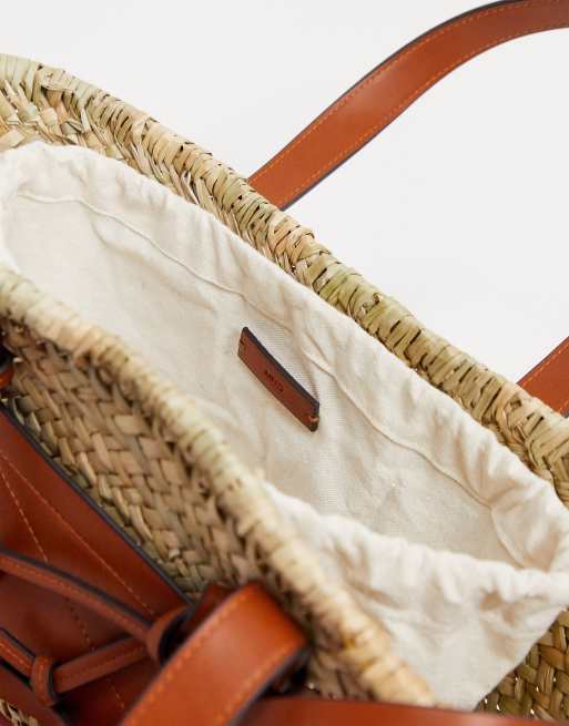 Mango straw bag with front panel in tan